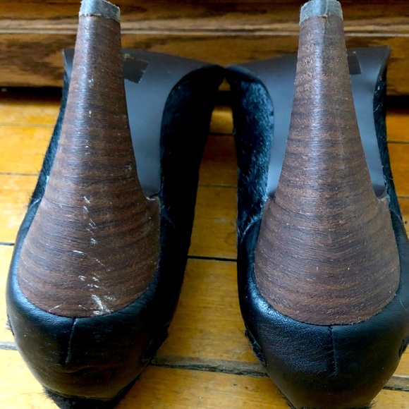 ENVY Black Heels - Picture 3 of 3